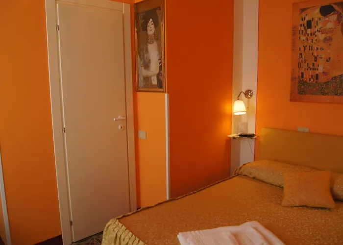 La Mimosa Nocleg ze śniadaniem Lukka