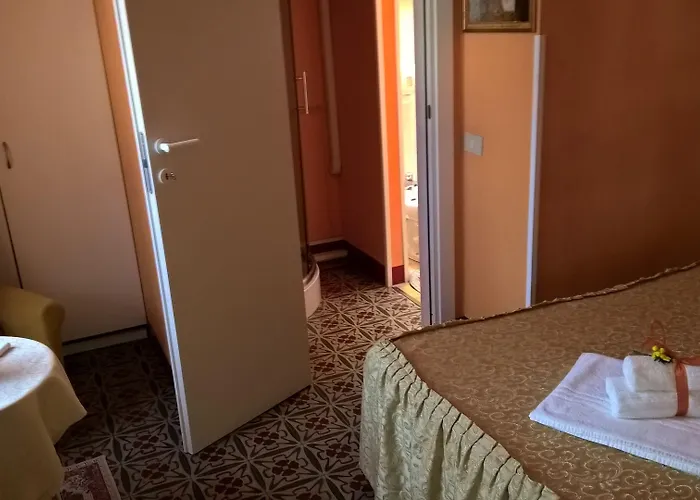 La Mimosa Nocleg ze śniadaniem Lukka
