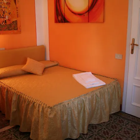 La Mimosa Bed & Breakfast